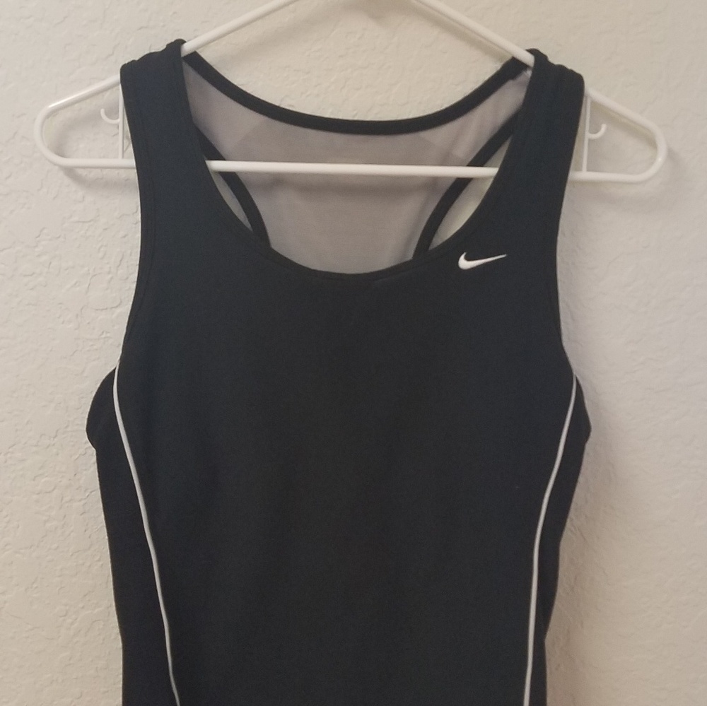 Nike Cropped Racerback Top Size Small/Medium Black